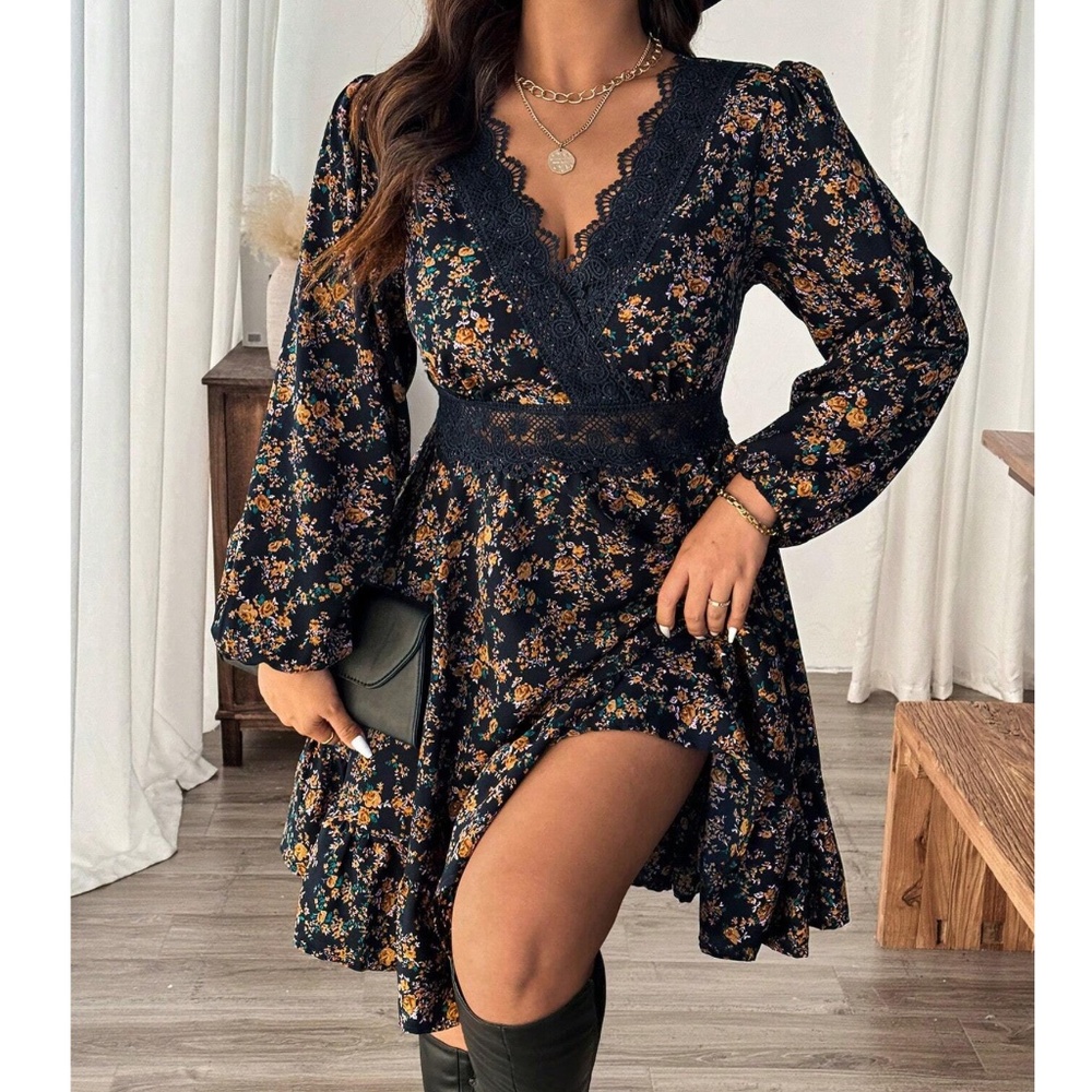 Plus Floral Print Lace V neck Long sleeve Ruffle Hem dress - Picture 2 of 7